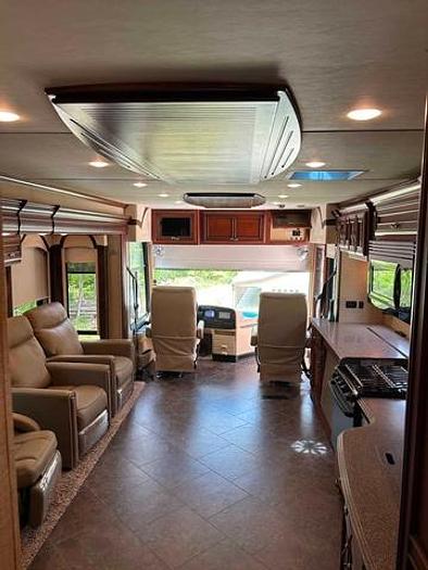 Used 2014 Newmar Ventana LE 3849