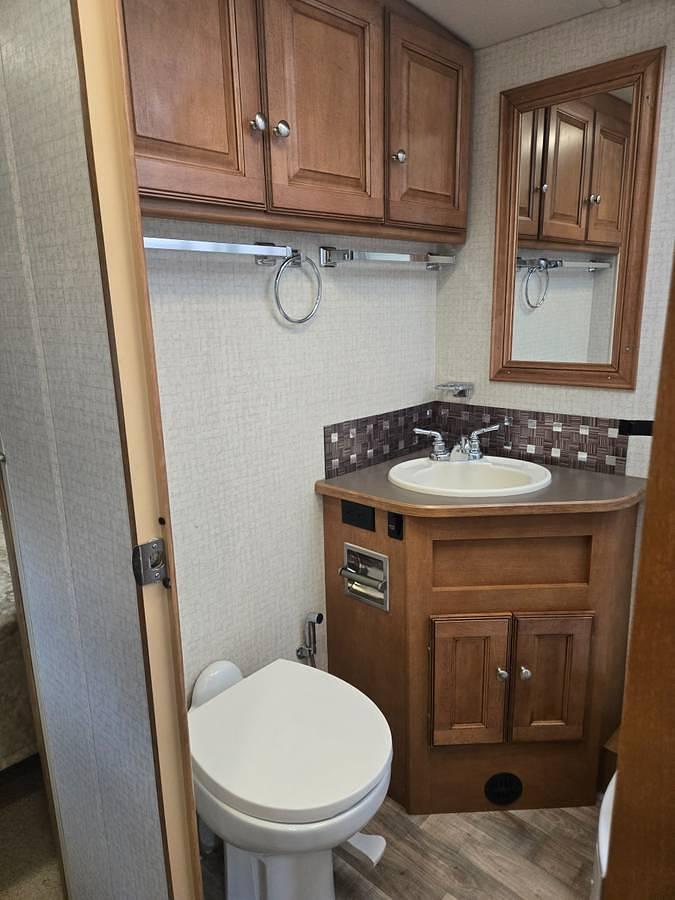 Used 2016 Winnebago Vista Lx 27 N
