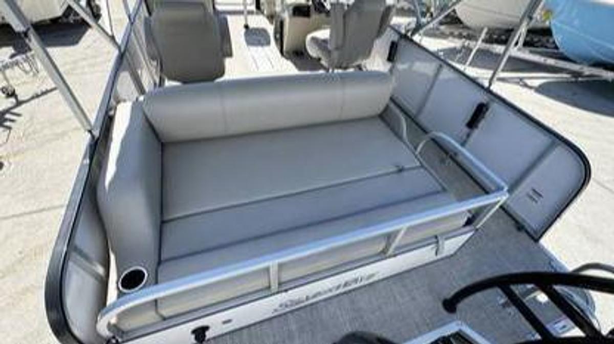 Used 2022 Tritoon Silver Wave 2210 JS