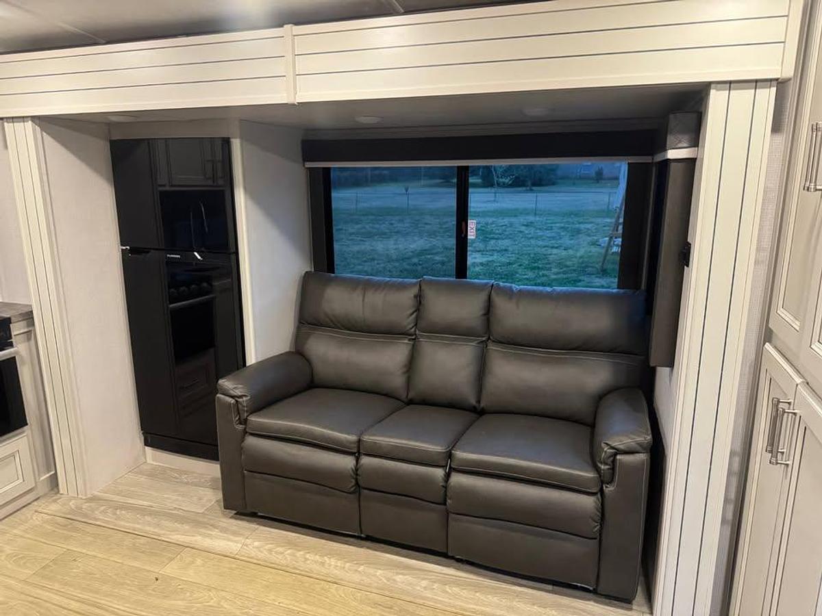 Used 2024 Keystone Cougar 25MLE