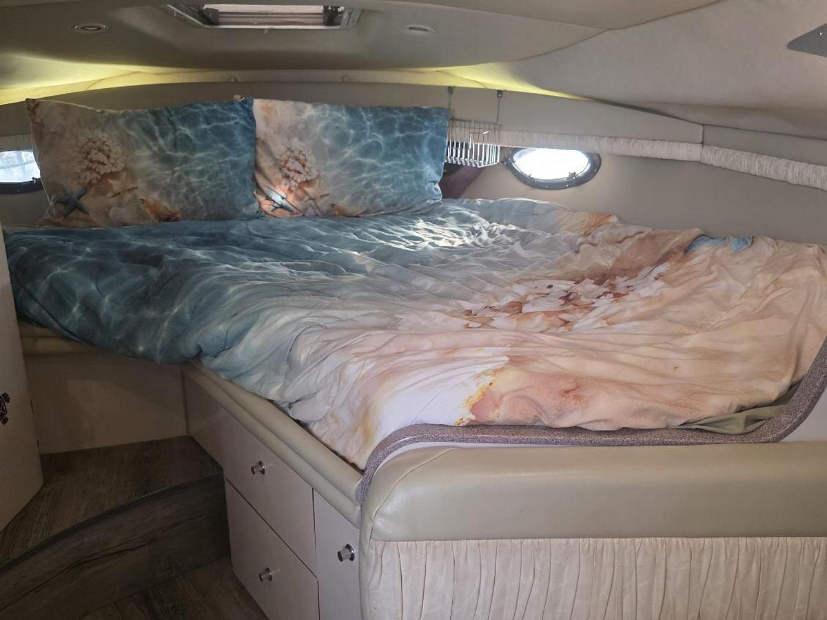 Used 1995 Regal 292 Commodore Express Cruiser