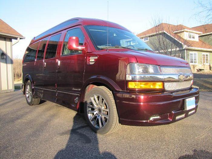 Used 2019 Chevrolet Express 2500 Cargo Van 3D
