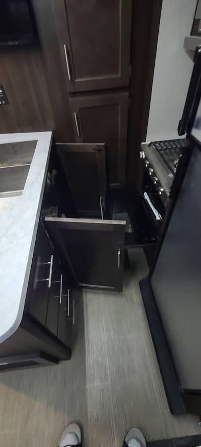 Used 2021 Adventurer Eagle Cap 1165