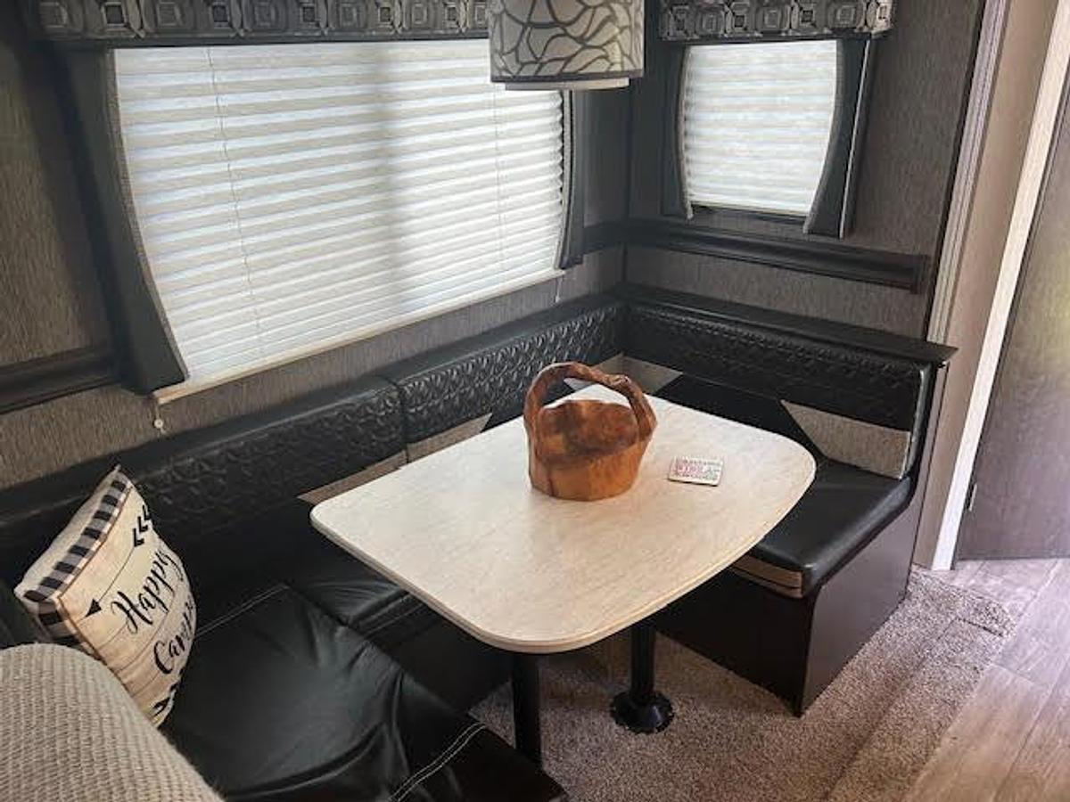 Used 2019 Heartland Pioneer BH280 Travel Trailer