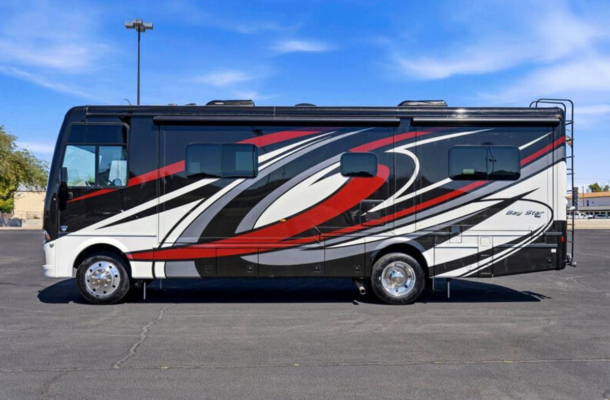 Used 2021 Newmar Bay Star 3005 Class A Motorhome