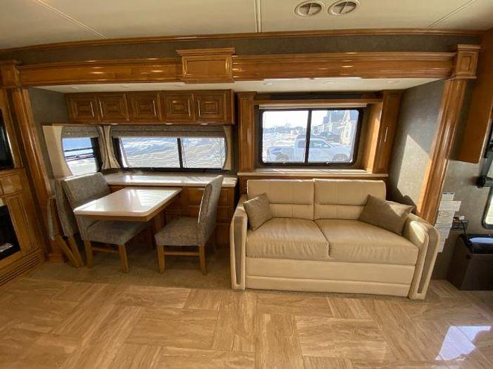 Used 2019 Thor Venetian J40