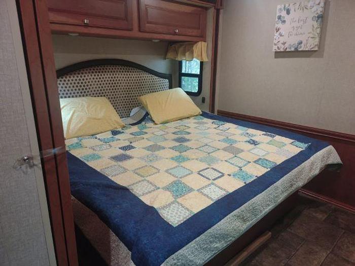 Used 2014 Winnebago Sightseer 35C