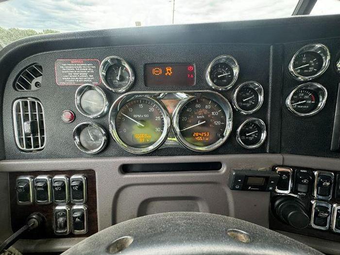 Used 2015 Peterbilt 367