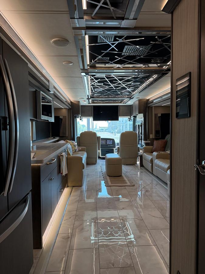 Used 2024 Tiffin Zephyr 45FZ