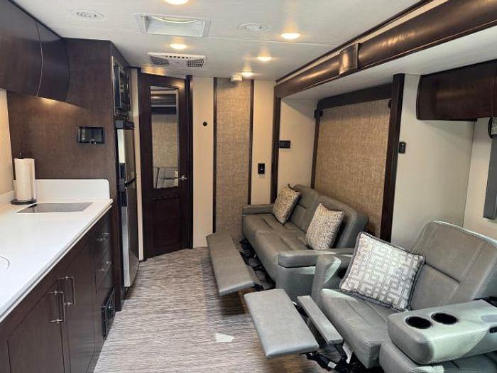 Used 2022 Renegade Vienna 25RMC