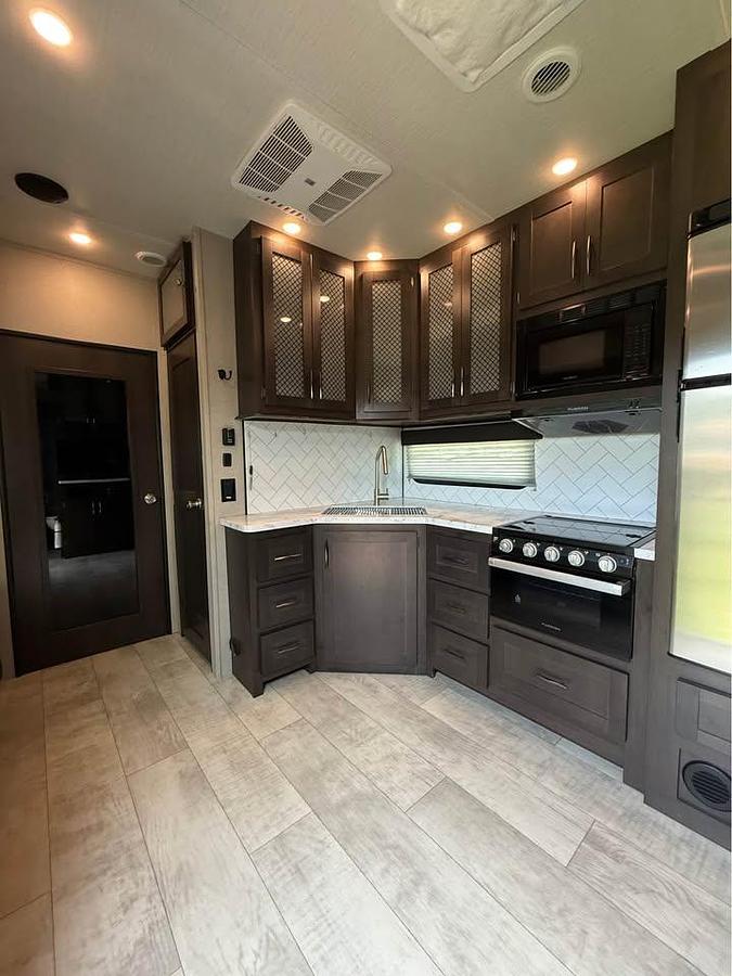 Used 2022 Grand Design Momentum 31G