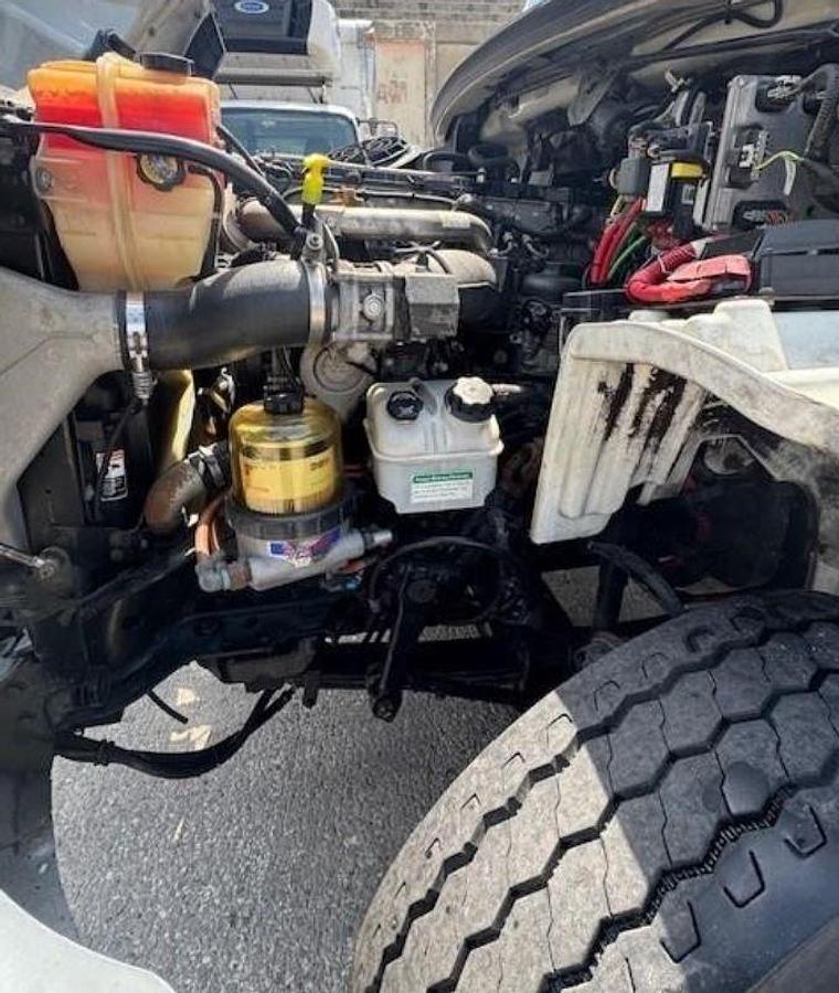 Used 2016 Freightliner M2 Box Truck