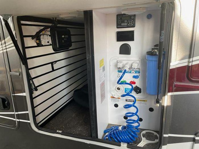 Used 2023 Crossroads Redwood RW4200FL