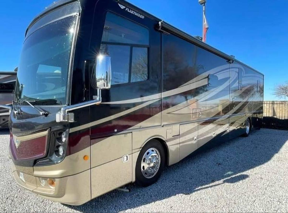 Used 2017 Fleetwood Discovery 39G