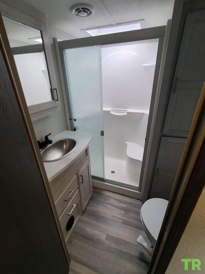 Used 2021 Keystone Sprinter Limited 3620FWLBH Fifth Wheel – Bunkhouse – Washer & Dryer – Custom Skirting – Full-Time Ready