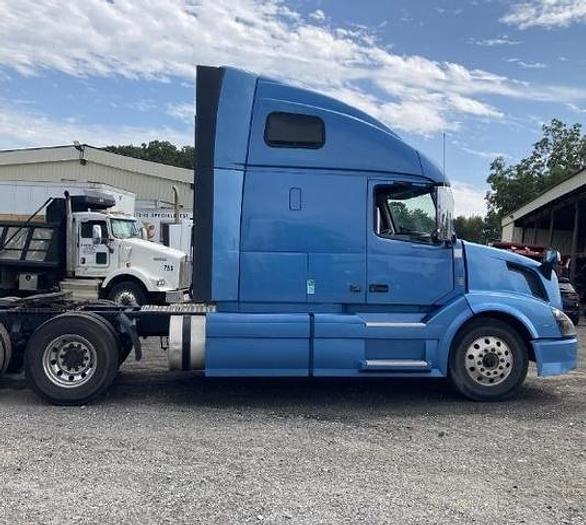 Used 2016 Volvo VNL64T670