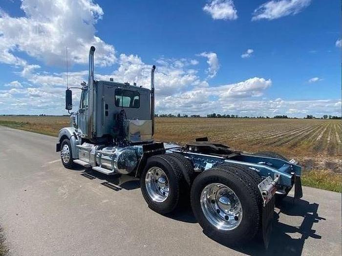 Used 2013 Freightliner Coronado 122SD