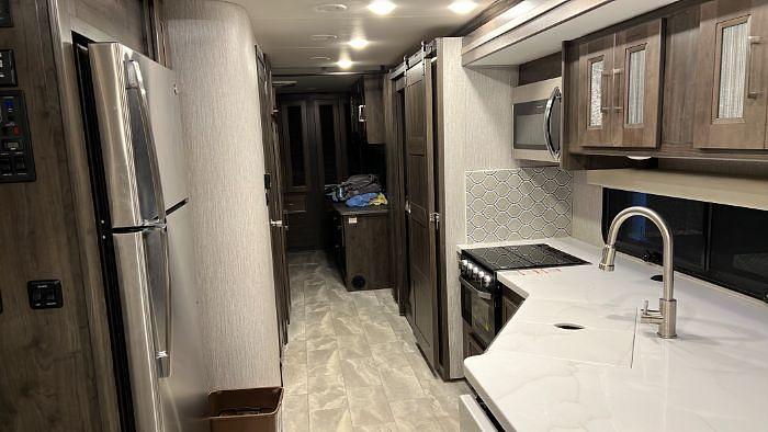 Used 2021 Coachmen Sportscoach SRS 376ES