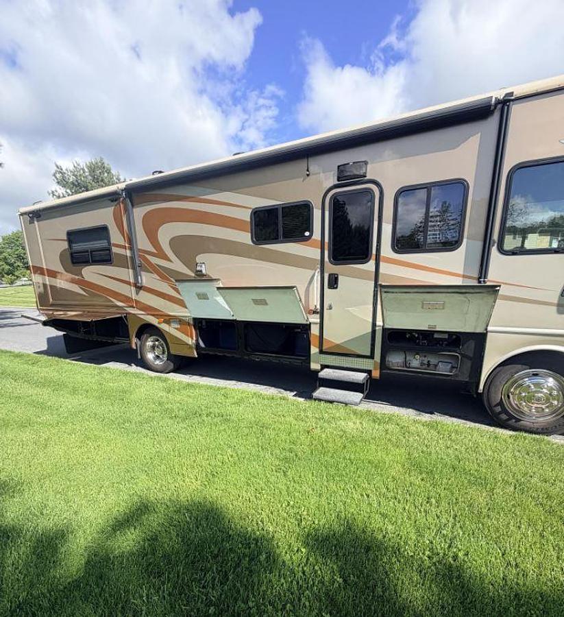 Used 2007 Fleetwood Bounder 35E