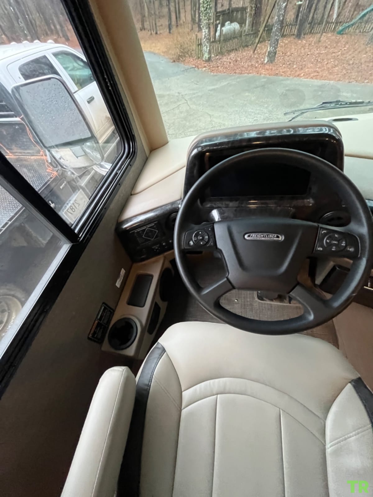 Used 2022 Thor Palazzo 33.5 | Diesel Pusher | Bath & a Half | Bunkhouse | Only 7,200 Miles | Private Owner