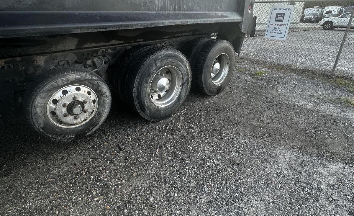 Used 2018 WESTERN STAR 4700 QUAD-AXLE DUMP TRUCK