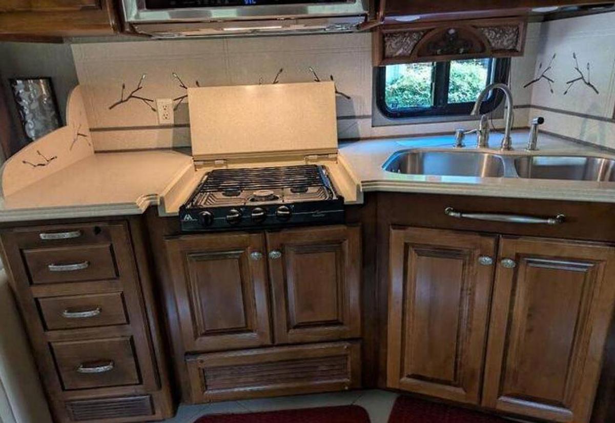 Used 2013 Tiffin Motorhomes Phaeton 40QBH