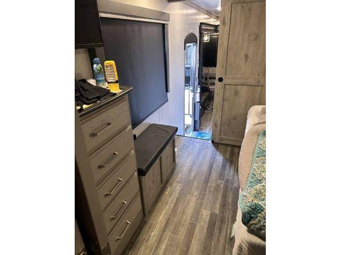 Used 2022 Keystone Alpine 3910RK