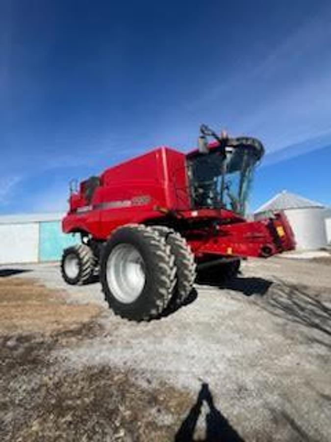 Used 2013 CASE IH 7230 Combine