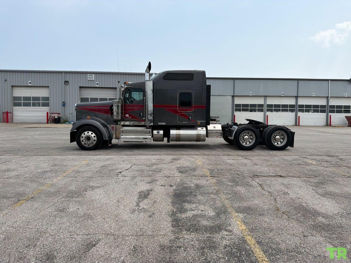 Used 2019 Kenworth W900L