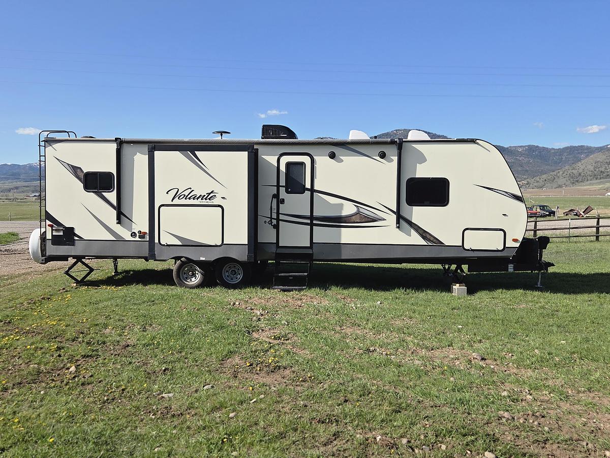 Used 2018 Crosswinds Volante VL30EK Travel Trailer