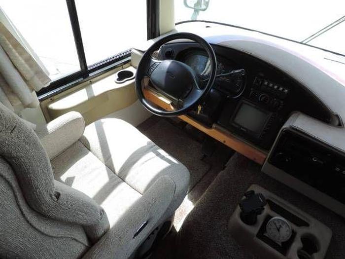 Used 2002 Monaco La Palma 30PBD