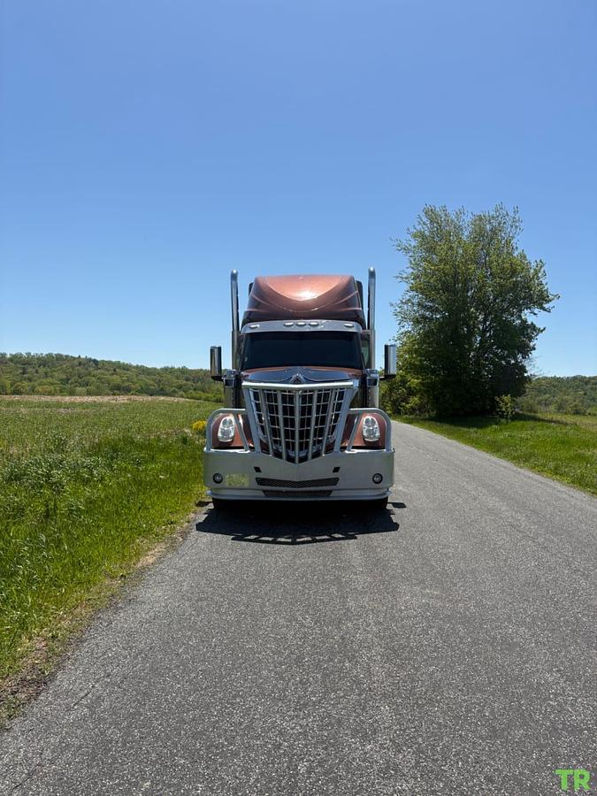 Used 2020 International LoneStar Sleeper Truck