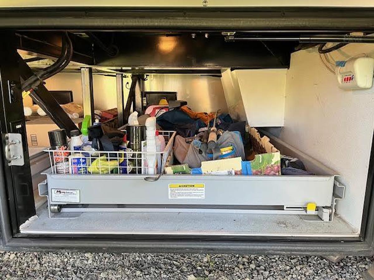 Used 2015 American Coach American Revolution 42T