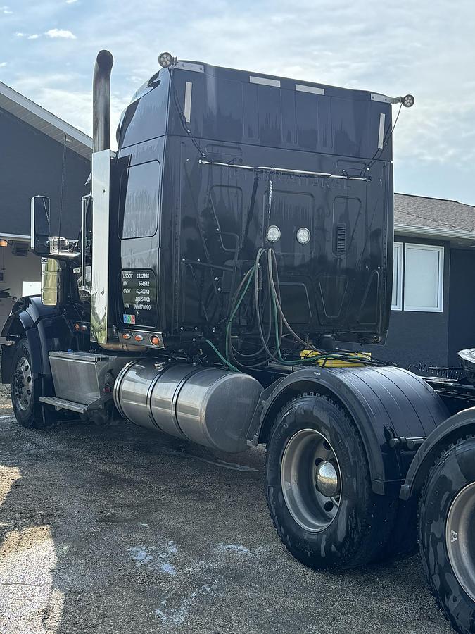 Used 2022 International HX520