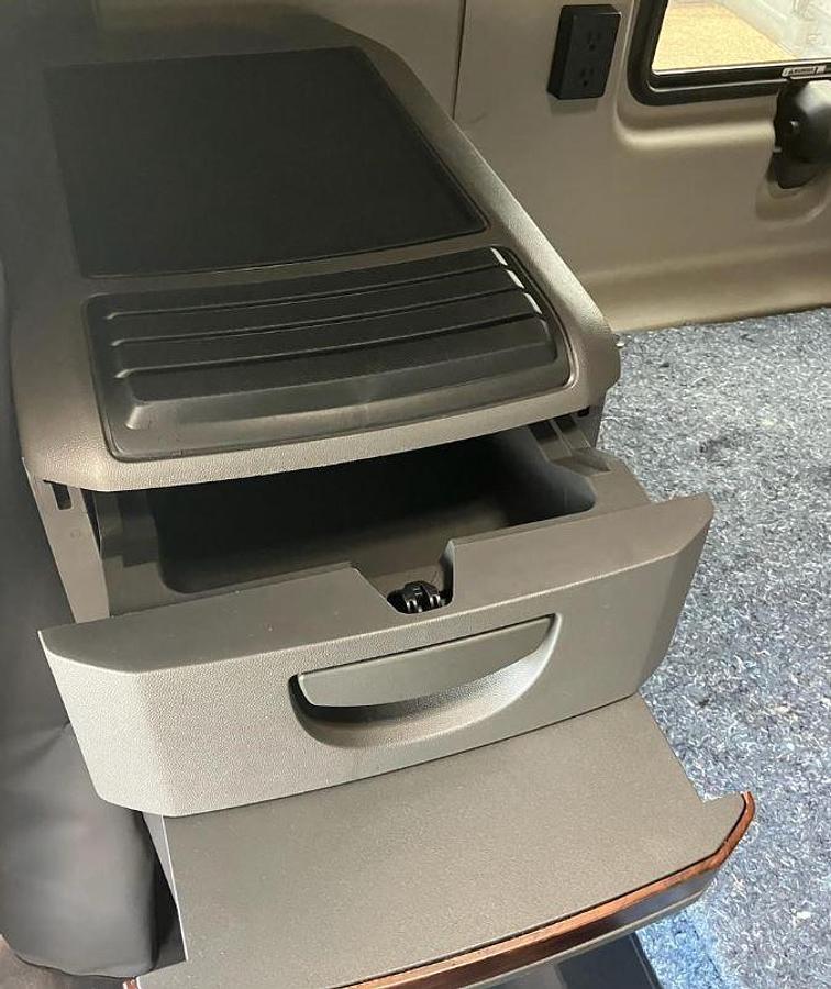 Used 2025 INTERNATIONAL LT Conventional Sleeper Semi