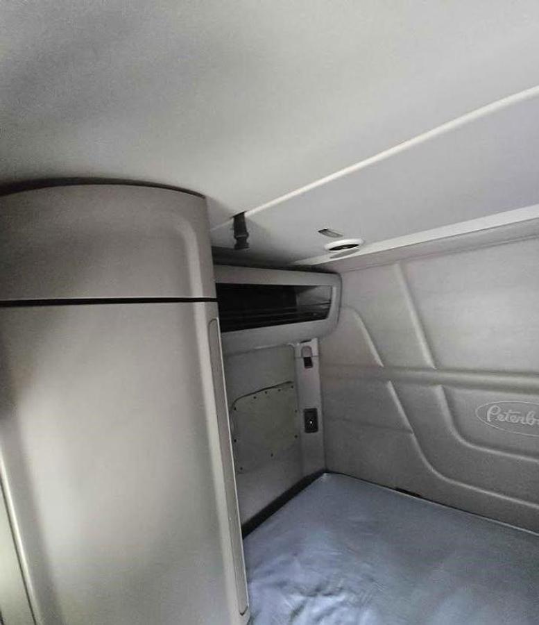 Used 2017 Peterbilt 579 Sleeper Semi Truck