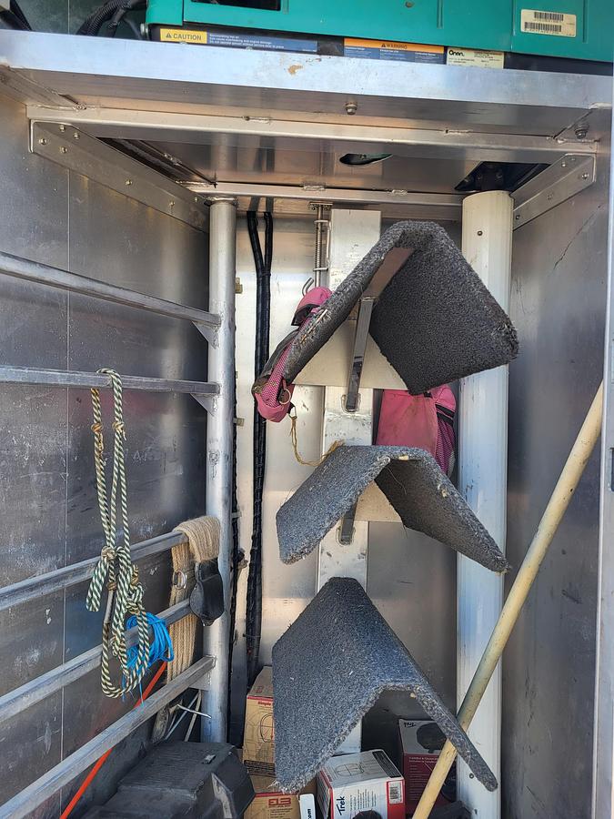 Used 2004 Sooner Horse Trailer