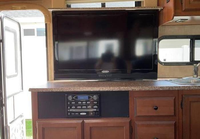 Used 2014 Coachman Leprechaun