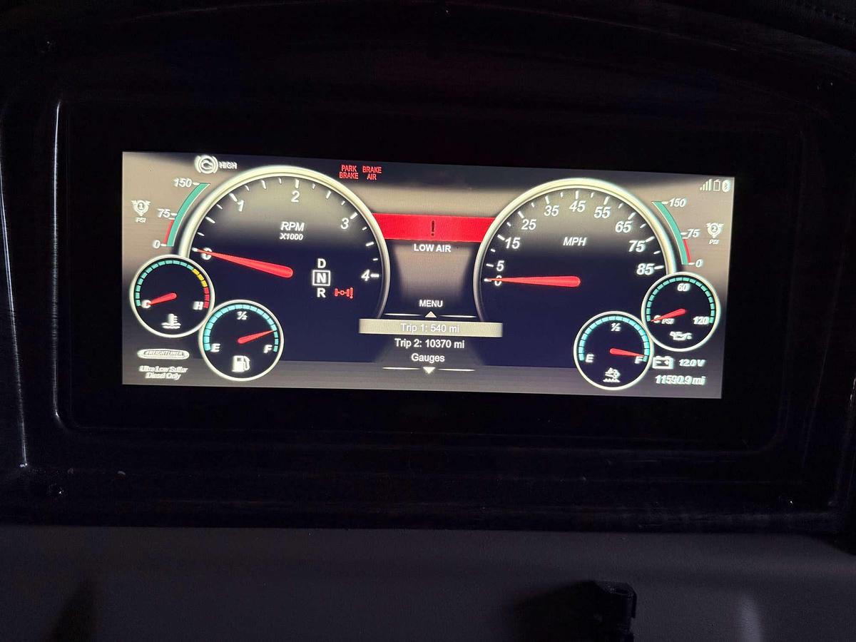 Used 2022 Thor Motorcoach Venetian F42