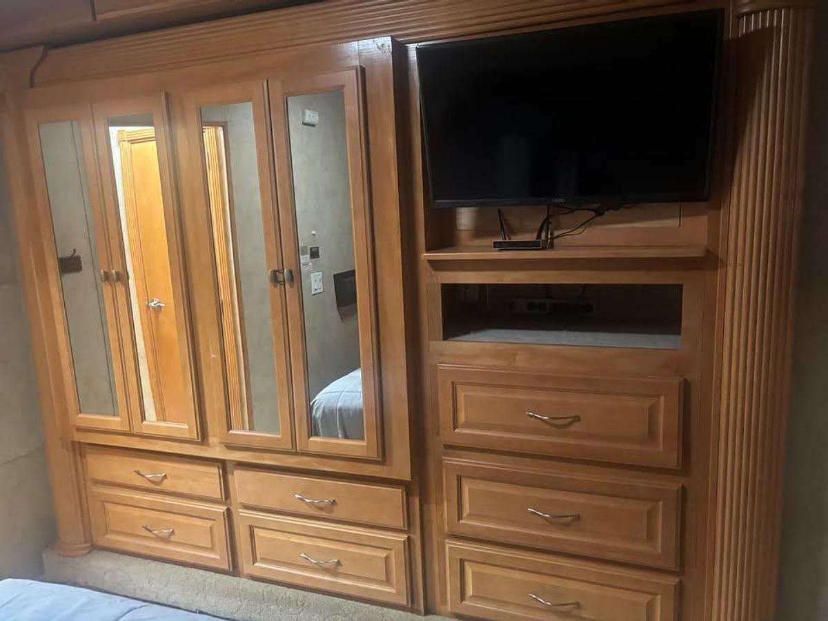 Used 2007 Gulf Stream Coach Friendship G8 8412 Class A Motorhome