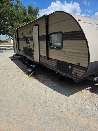 Used 2018 Forest River Wildwood X-Lite 263BH XL | Bunkhouse | Outdoor Kitchen | Fireplace | Like New