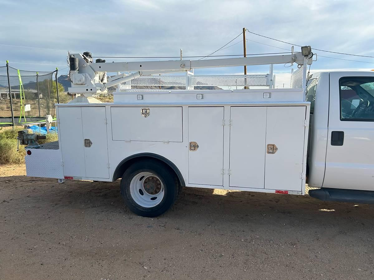 Used 2015 Ford F-550 4WD Service Truck