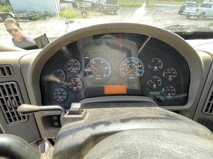 Used 2014 INTERNATIONAL 8600 Dump Truck