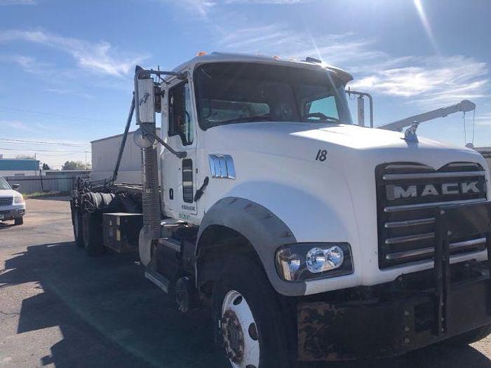 Used 2012 MACK GRANITE Roll Off