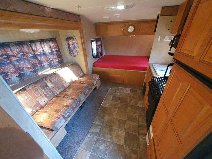 Used 2009 Skyline Layton 1811