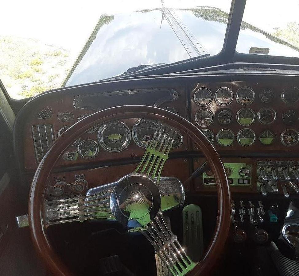 Used 2004 Peterbilt 379EXHD Sleeper Truck