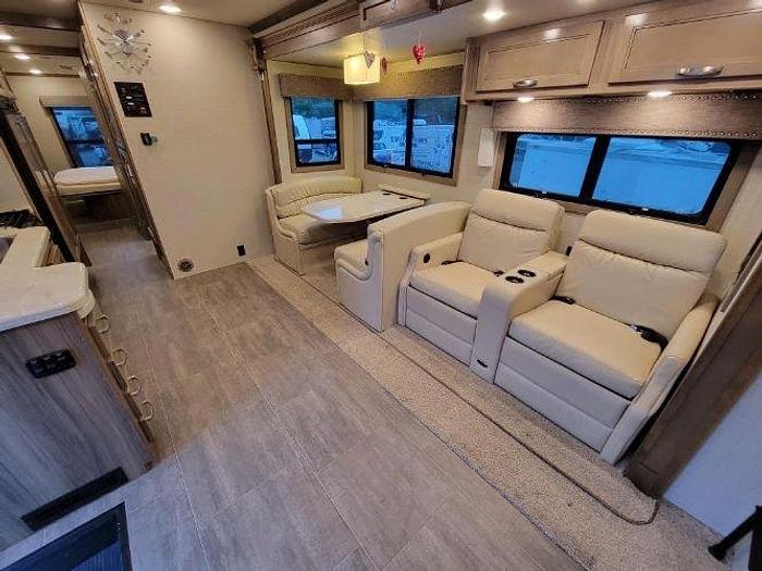 Used 2018 Jayco Seneca 37FS