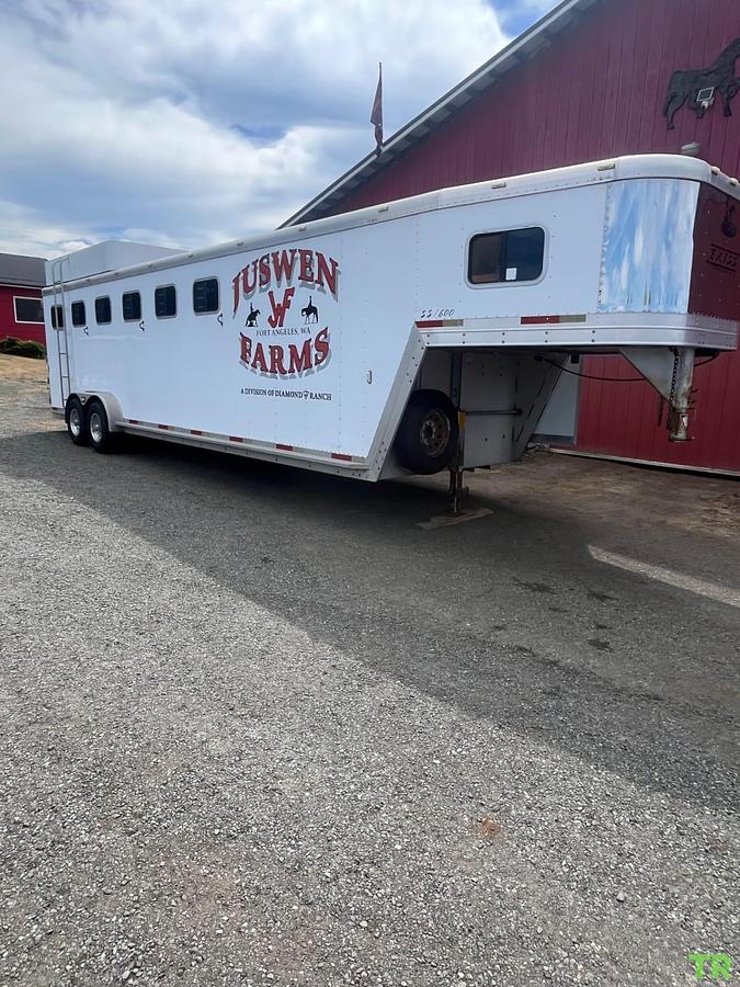 Used 2003 Exiss 6-Horse Gooseneck Trailer