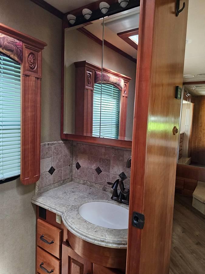 Used 2009 Monaco Dynasty 45 Stafford Iv