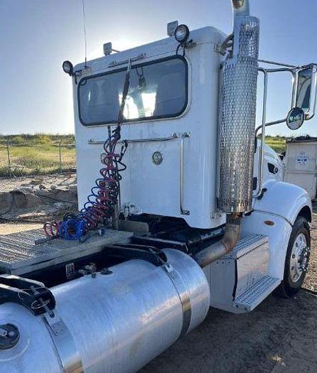 Used 2011 Peterbilt 386